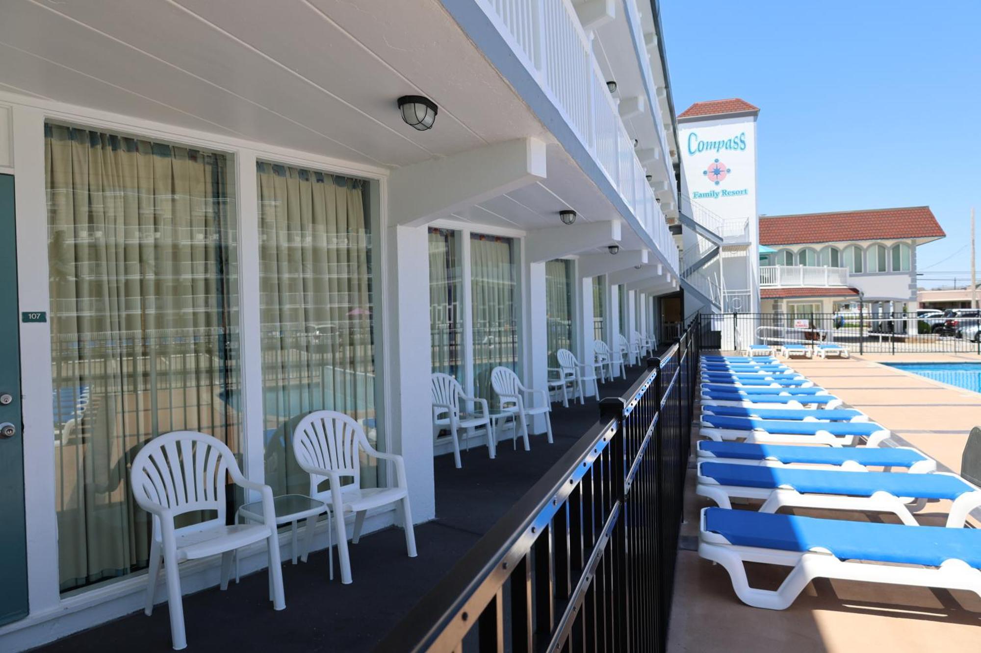 Compass Family Motel